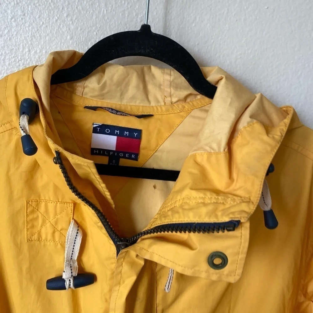 Tommy Hilfiger vintage men’s Adirondack jacket in yellow size S 90s rain coat